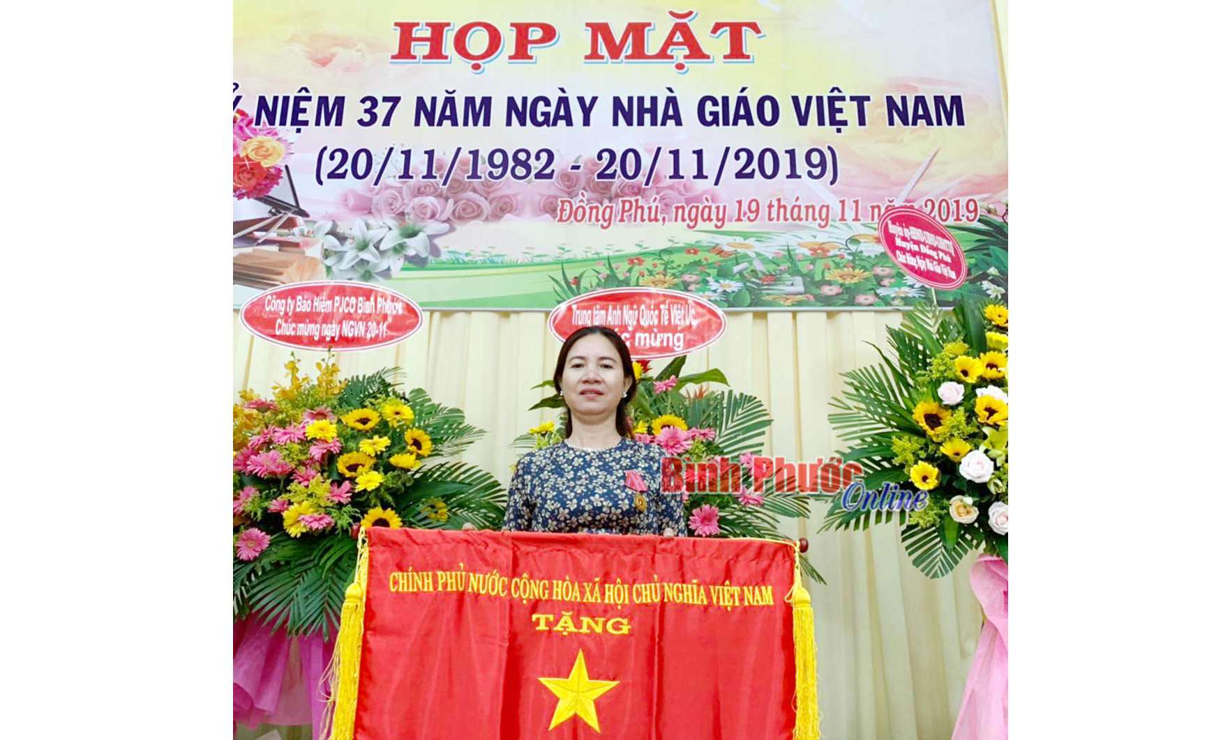 Hết l&ograve;ng v&igrave; trẻ thơ