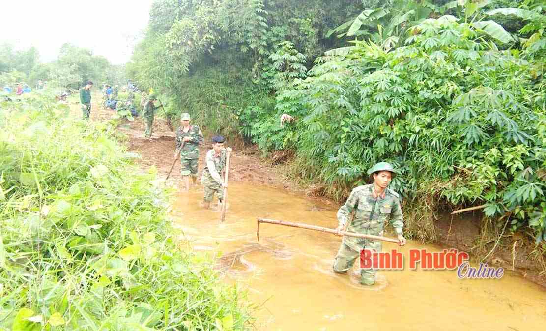Tuổi trẻ Tân Hưng chung sức đổi mới nông thôn