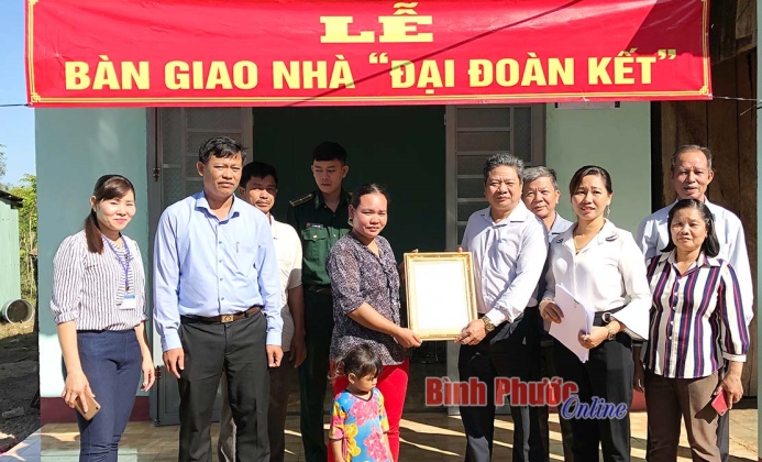 Quỹ “Vì người nghèo” tỉnh hỗ trợ xây 1.744 nhà đại đoàn kết