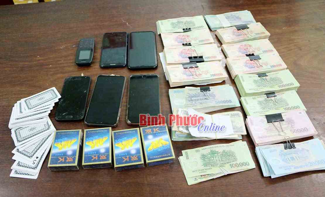 Ph&aacute; s&ograve;ng bạc qu&yacute; b&agrave; thu số tiền tr&ecirc;n 150 triệu đồng