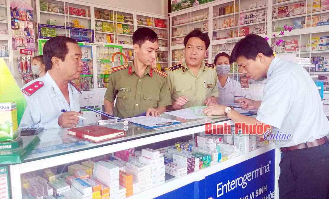 Hầu hết các nhà thuốc đều không còn khẩu trang y tế để bán