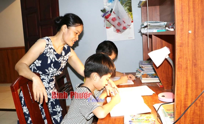 Dịch Covid-19 và nỗi lo quản con trẻ