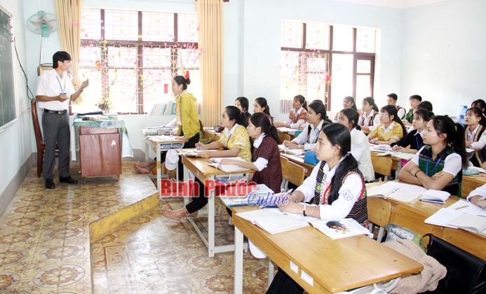 L&agrave;m theo B&aacute;c: Thi đua dạy tốt - học tốt