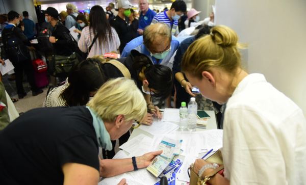 Việt Nam tạm dừng nhập cảnh với người nước ngoài từ 27 quốc gia châu Âu