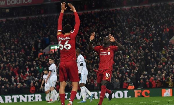 Liverpool chỉ còn cách ngôi vương Premier League 4 trận thắng