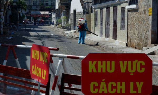 Khai báo gian dối làm lây lan dịch: Cần khởi tố để điều tra