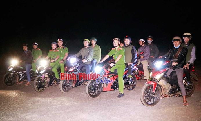 Thanh niên tình nguyện đảm bảo an ninh trật tự