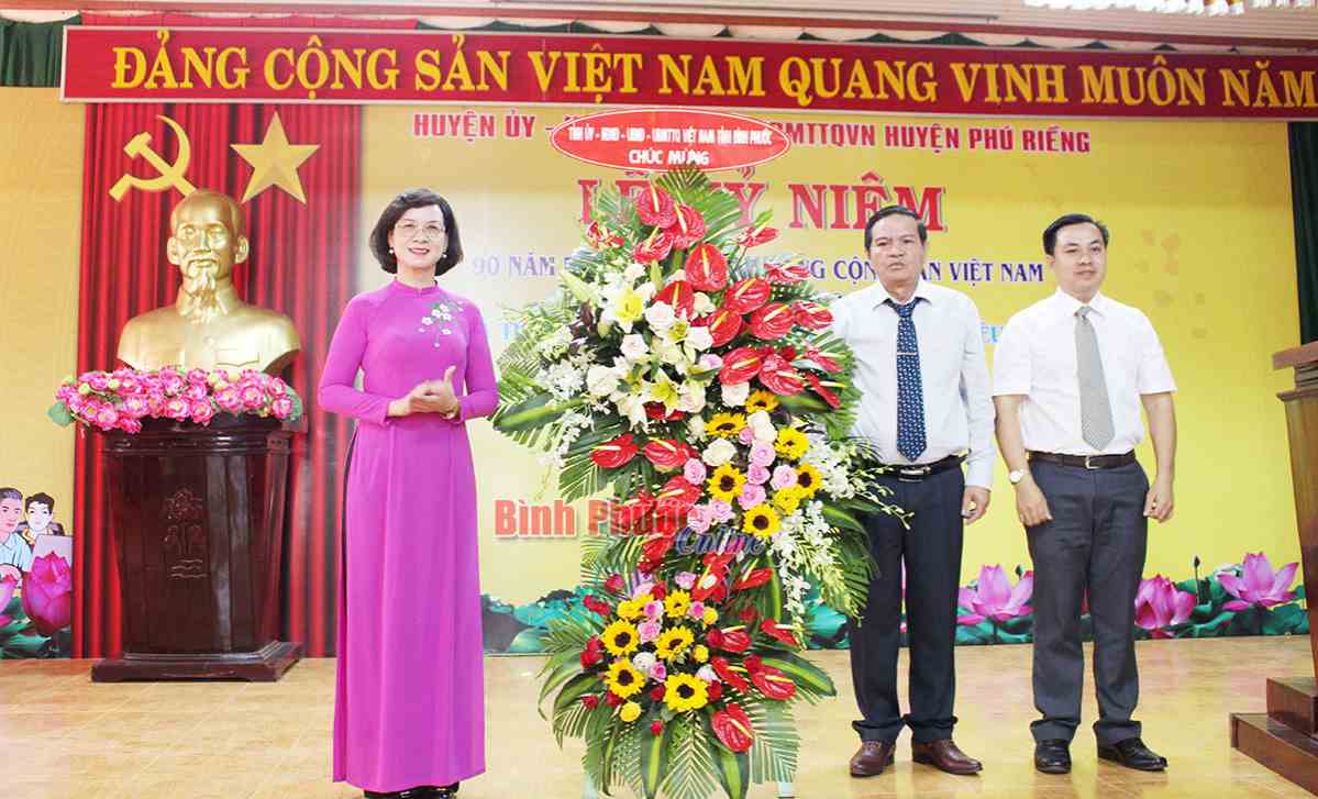 Phú Riềng kỷ niệm 90 năm Ngày thành lập Đảng Cộng sản Việt Nam