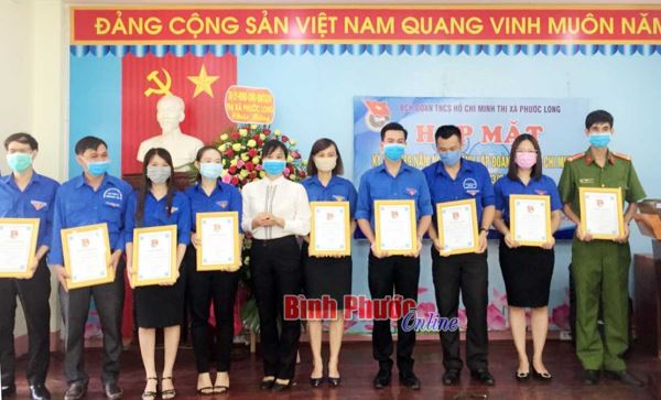 Phước Long tuyên dương 20 đảng viên trẻ và đoàn viên tiêu biểu