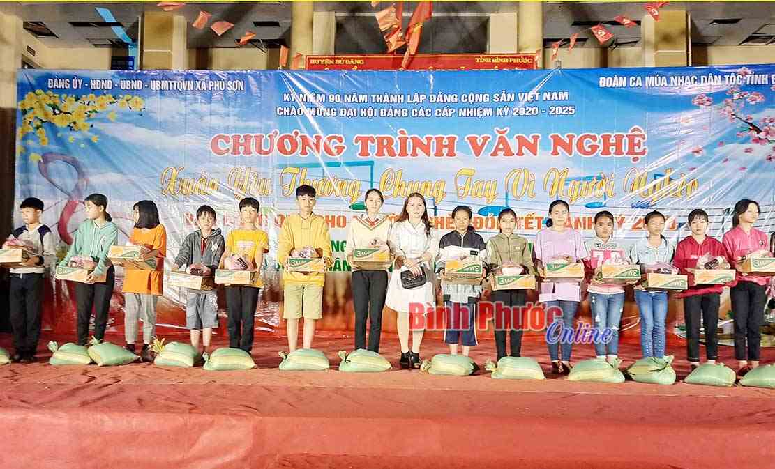 Xu&acirc;n y&ecirc;u thương - chung tay v&igrave; người ngh&egrave;o