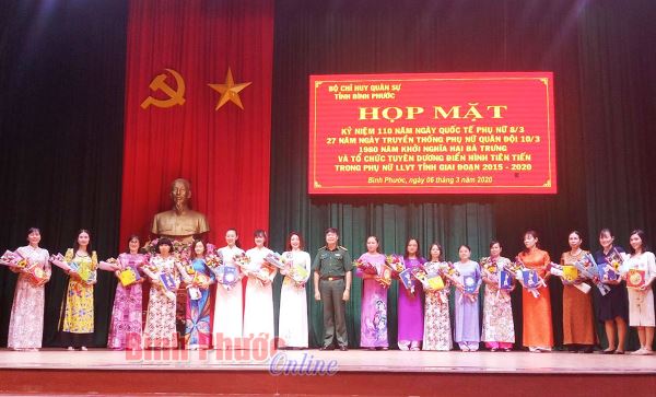Bộ CHQS tỉnh họp mặt Ng&agrave;y Quốc tế phụ nữ