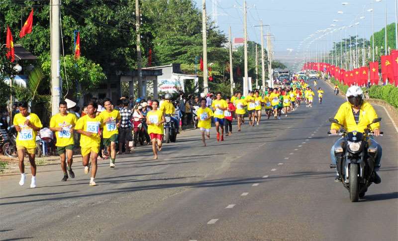 Giải việt d&atilde; leo n&uacute;i to&agrave;n quốc &ldquo;Chinh phục đỉnh cao B&agrave; R&aacute;&rdquo; lần thứ 26 năm 2020