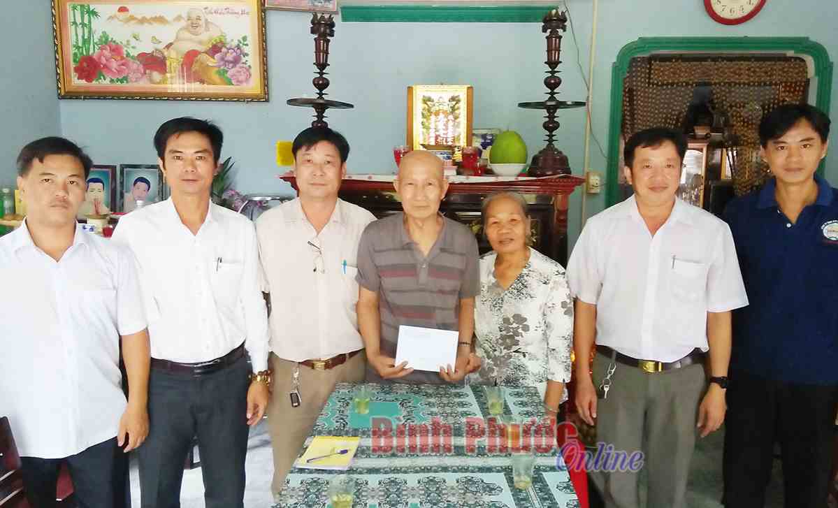 Chơn Th&agrave;nh: Đảng vi&ecirc;n l&agrave;m theo lời B&aacute;c tiết kiệm được hơn 844,8 triệu đồng 