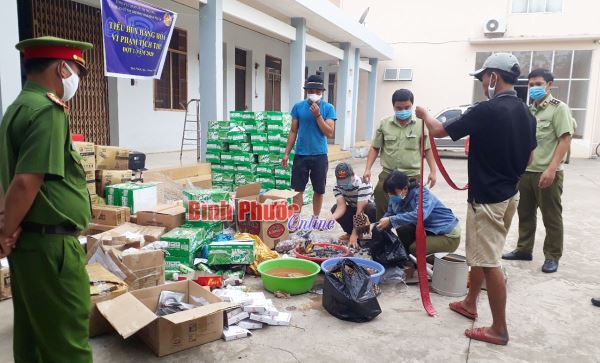 Tiêu hủy tang vật hàng hóa nhập lậu