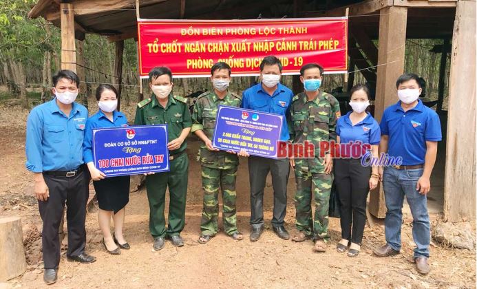 Đoàn viên thanh niên chung tay ủng hộ phòng, chống dịch Covid-19