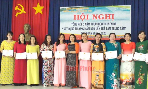 Đồng Ph&uacute; tổng kết 5 năm x&acirc;y dựng trường mầm non lấy trẻ l&agrave;m trung t&acirc;m