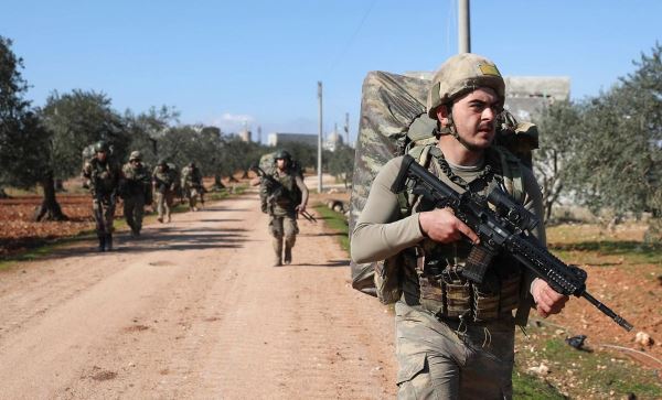 Thổ Nhĩ Kỳ triển khai lượng lớn khí tài quân sự và binh sỹ tới Syria