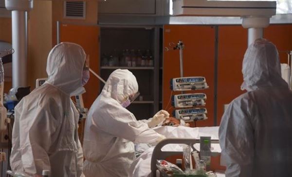 Số ca tử vong vượt 10.000 người, Italy treo cờ rủ tưởng niệm nạn nhân