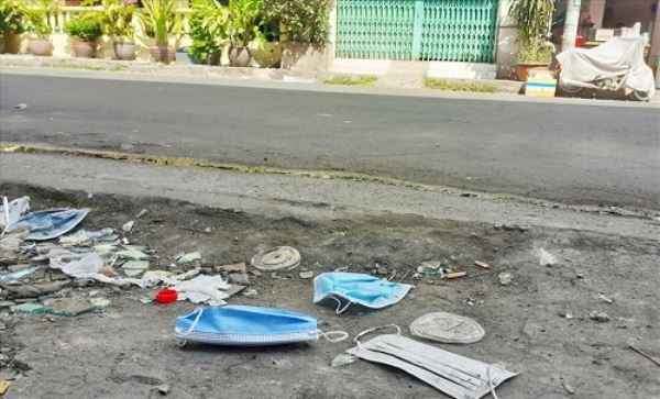 Vứt khẩu trang không đúng chỗ sẽ bị phạt đến 7 triệu đồng