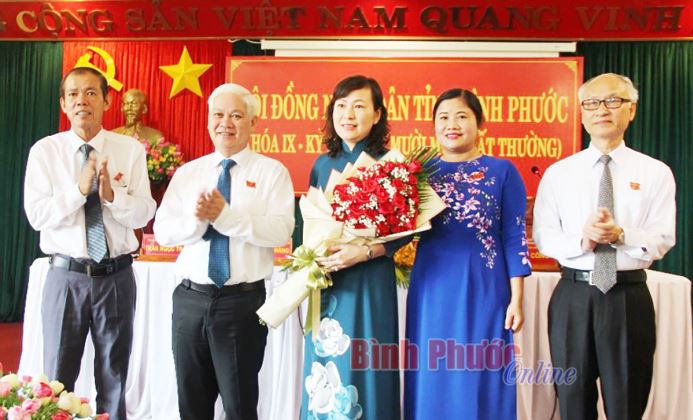 B&agrave; Huỳnh Thị Hằng được bầu giữ chức Chủ tịch HĐND tỉnh nhiệm kỳ 2016-2021