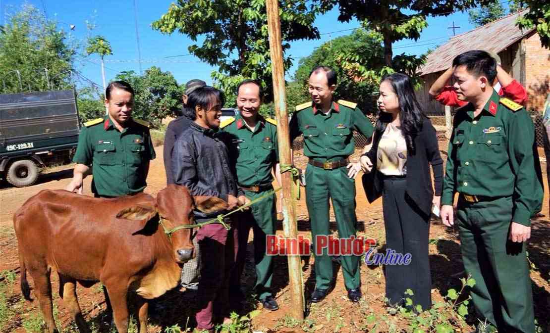 Binh đoàn 16 sát cánh cùng người nghèo 