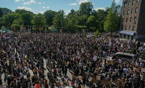 Nguồn siêu lây nhiễm Covid-19 ẩn trong đám đông biểu tình