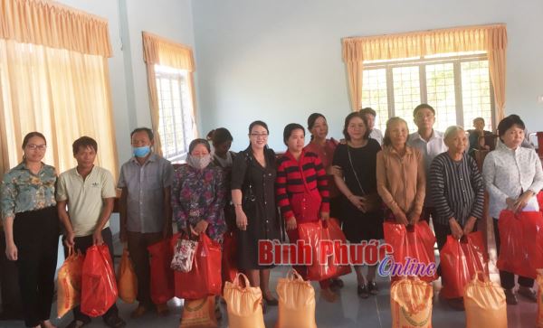 Những phần quà nghĩa tình