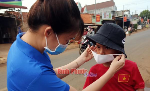 Quá khó lường, thêm ba người tái dương tính với Covid-19 sau xuất viện