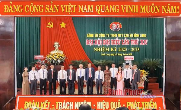 Đồng chí Lê Văn Vui tái cử Bí thư Đảng ủy Công ty cao su Bình Long lần thứ XIV 