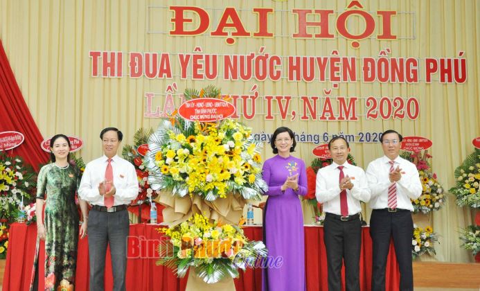 Đồng Ph&uacute;: 89 tập thể, c&aacute; nh&acirc;n được khen thưởng trong phong tr&agrave;o thi đua y&ecirc;u nước 