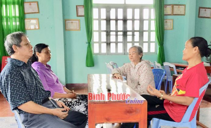 Người c&aacute;n bộ mặt trận tận tụy