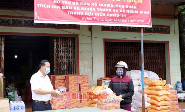 Nghĩa t&igrave;nh trong đại dịch Covid-19