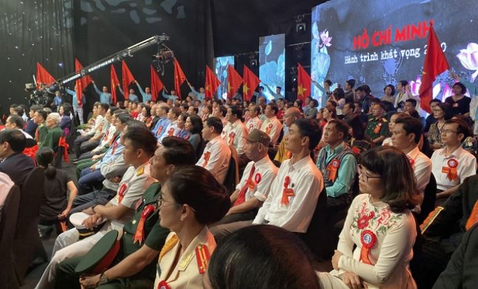 Chương trình giao lưu nghệ thuật "Hồ Chí Minh - Hành trình khát vọng năm 2020"