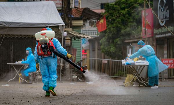 5 ca dương tính COVID-19, huyện Mê Linh cách ly 1.064 người