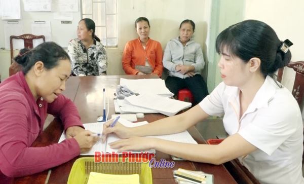 Chơn Thành: 436 người được nhận gói hỗ trợ người lao động mất việc do dịch Covid-19