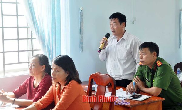 Tiếp xúc cử tri huyện Hớn Quản sau kỳ họp thứ 9, Quốc hội khóa XIV