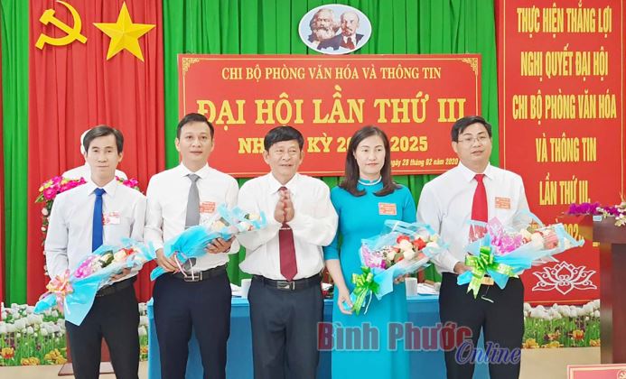 Ph&aacute;t huy sức mạnh đo&agrave;n kết