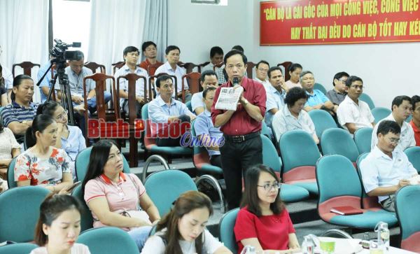 Phải đổi mới, tạo ấn tượng để thu h&uacute;t v&agrave; giữ ch&acirc;n bạn đọc