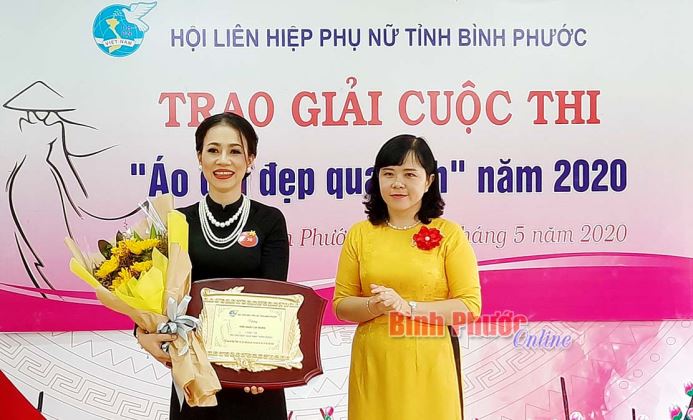 Th&iacute; sinh Trần Thị Như Thủy đoạt Giải nhất Cuộc thi &ldquo;&Aacute;o d&agrave;i đẹp qua ảnh&rdquo; năm 2020 