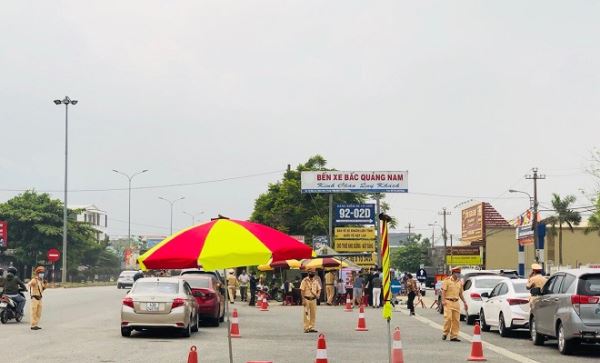 Sau nới lỏng gi&atilde;n c&aacute;ch x&atilde; hội: Tổng kiểm tra xử l&yacute; vi phạm giao th&ocirc;ng to&agrave;n quốc từ 15-5