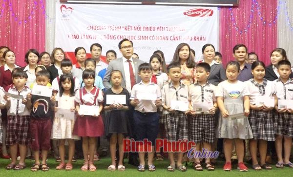 Dai-ichi Việt Nam trao học bổng cho học sinh có hoàn cảnh khó khăn 