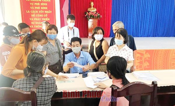 Chơn Thành: 2.648 đối tượng đã được nhận hỗ trợ gói an sinh xã hội