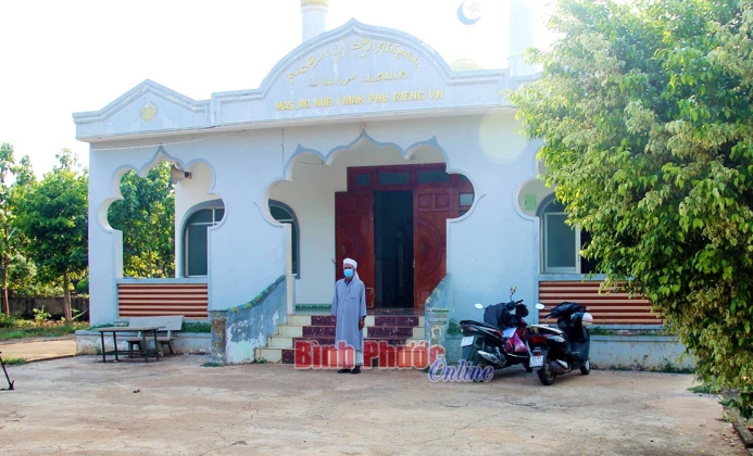 Đồng bào Chăm ở Phú Vinh phòng, chống dịch Covid-19