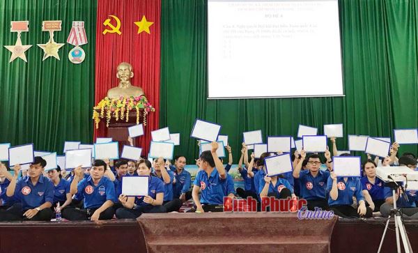 Sôi nổi hội thi tìm hiểu về Bác