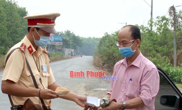 Tổ công tác chốt kiểm soát dịch số 5 dừng kiểm tra hơn 1.000 lượt phương tiện