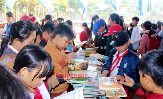 Quyết liệt chống sự x&acirc;m nhập của sản phẩm văn h&oacute;a độc hại