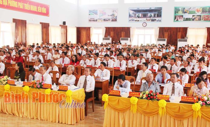 Đại biểu Đảng bộ huyện Lộc Ninh tâm đắc với các chương trình hành động