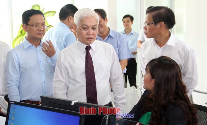 Khởi động thủ tục h&agrave;nh ch&iacute;nh kh&ocirc;ng giấy