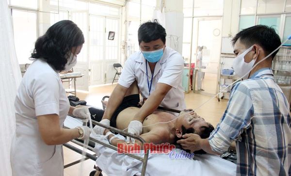 Nghề điều dưỡng và những “hy sinh” thầm lặng