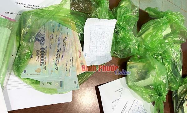 Bắt nh&oacute;m đối tượng đ&aacute;nh bạc